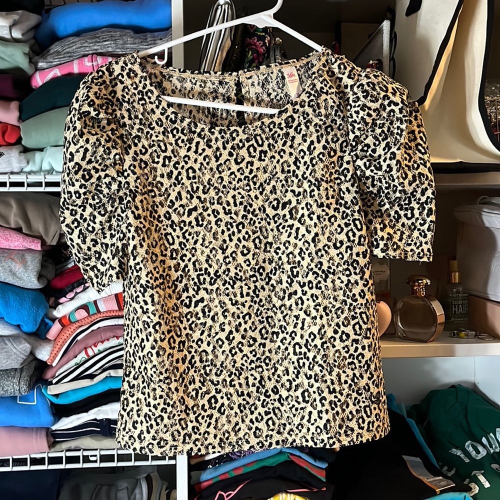 Girls leopard print top B2